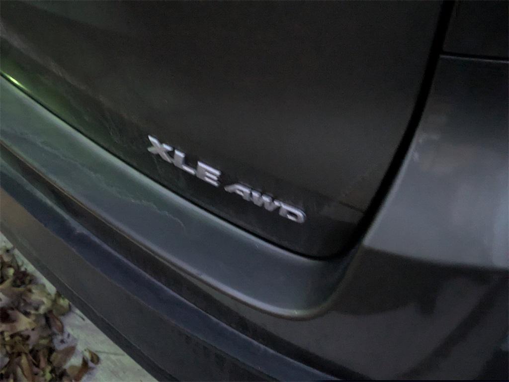 used 2015 Toyota Highlander car, priced at $12,391