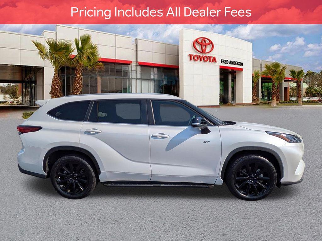 used 2023 Toyota Highlander car, priced at $39,071