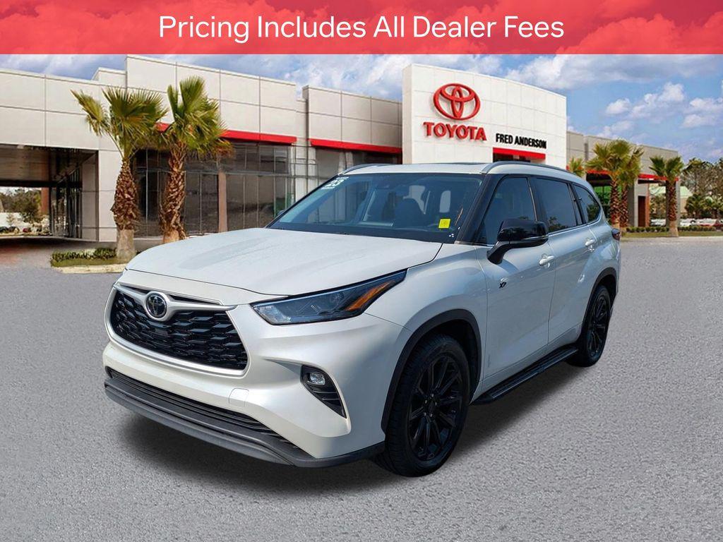 used 2023 Toyota Highlander car, priced at $39,071