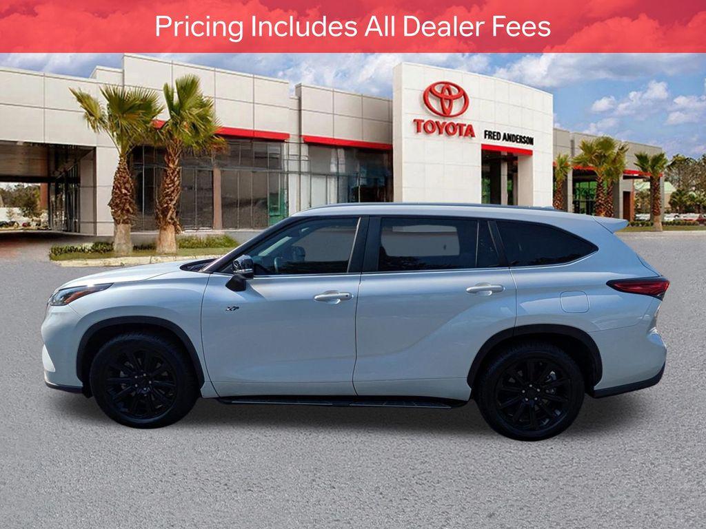 used 2023 Toyota Highlander car, priced at $39,071