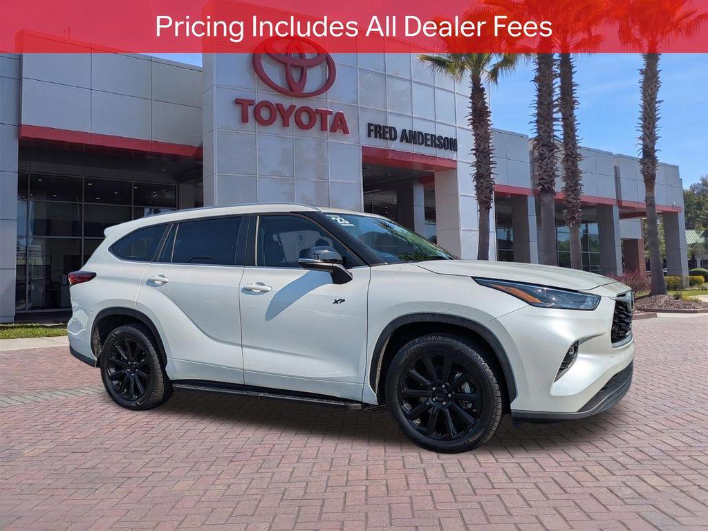 used 2023 Toyota Highlander car, priced at $39,071
