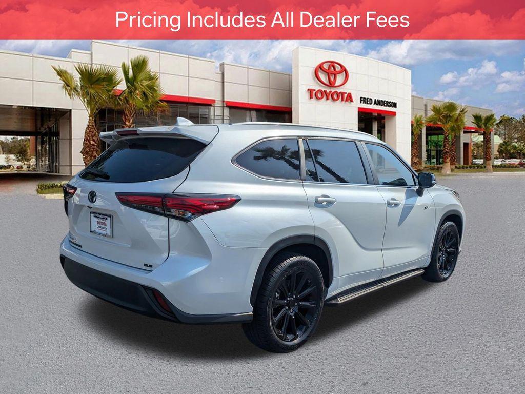 used 2023 Toyota Highlander car, priced at $39,071