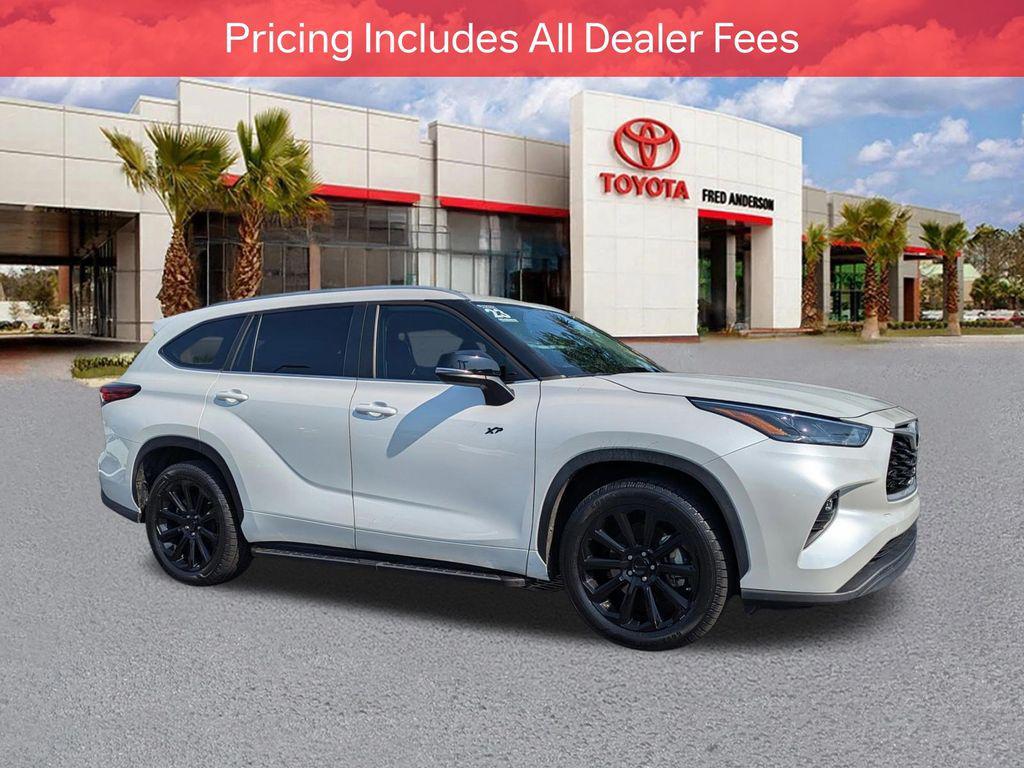 used 2023 Toyota Highlander car, priced at $39,071