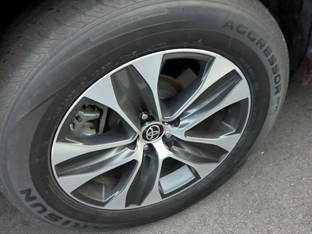 used 2021 Toyota Highlander car, priced at $30,491