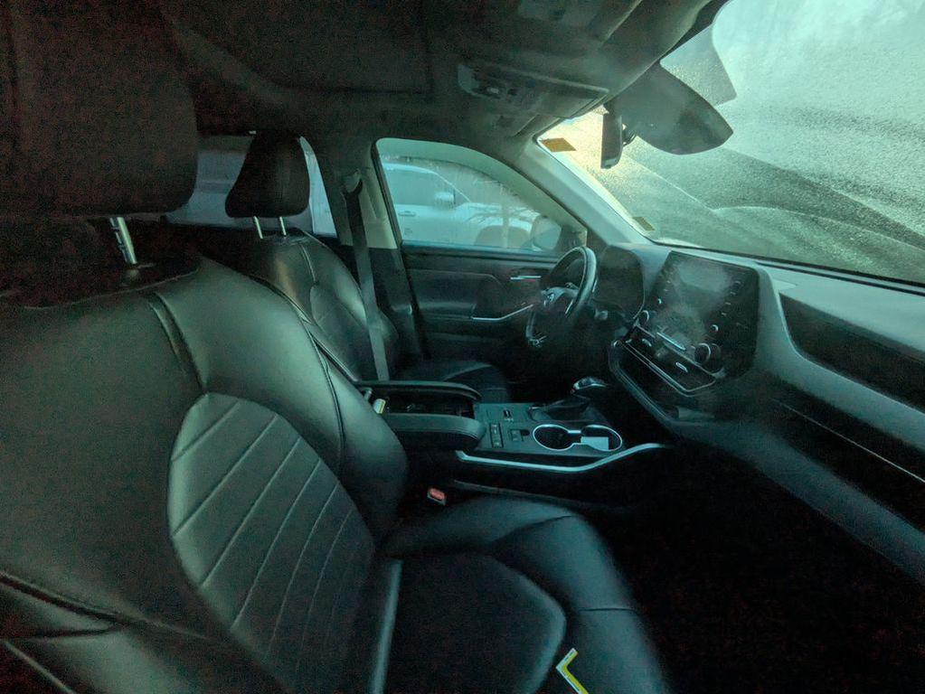 used 2021 Toyota Highlander car, priced at $30,491