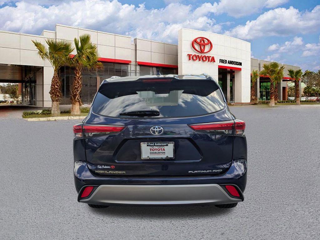 used 2022 Toyota Highlander car, priced at $35,291