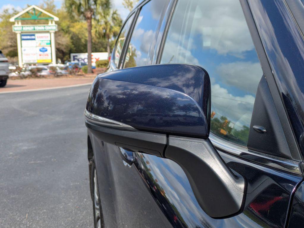 used 2022 Toyota Highlander car, priced at $35,291