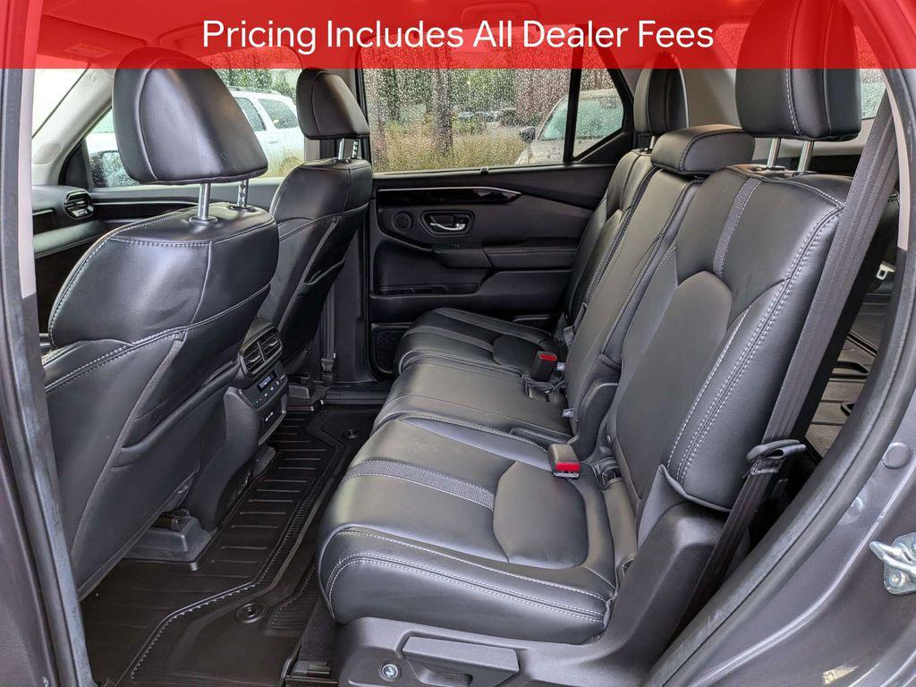 used 2025 Honda Pilot car, priced at $43,071