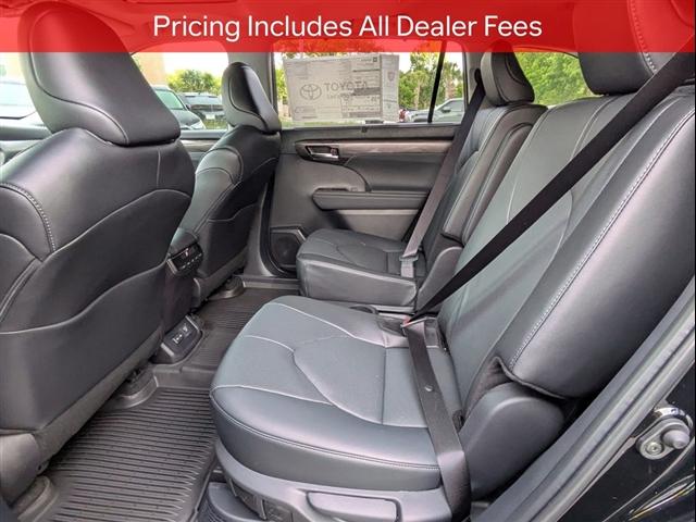 new 2026 Toyota Highlander Hybrid car, priced at $58,350