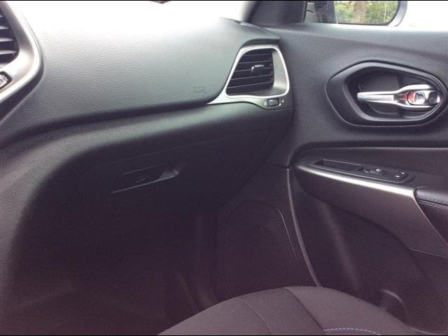 used 2019 Jeep Cherokee car, priced at $14,061
