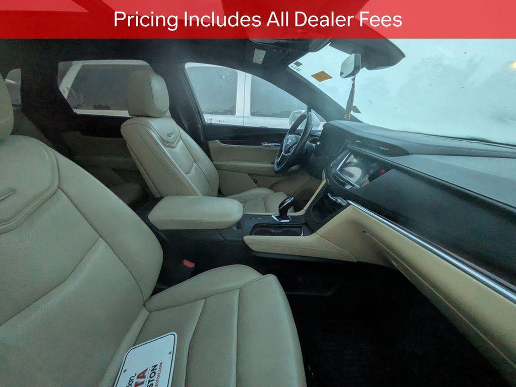 used 2017 Cadillac XT5 car, priced at $19,371