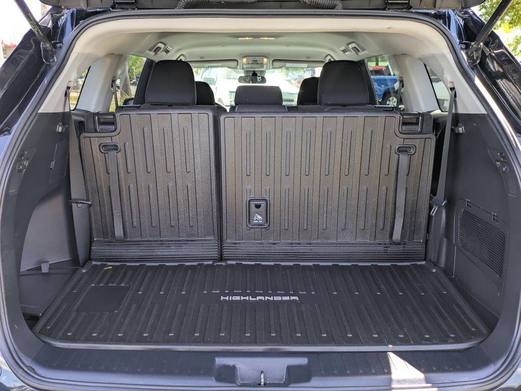 used 2023 Toyota Highlander car, priced at $35,291