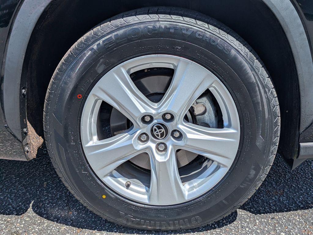 used 2023 Toyota Highlander car, priced at $35,291