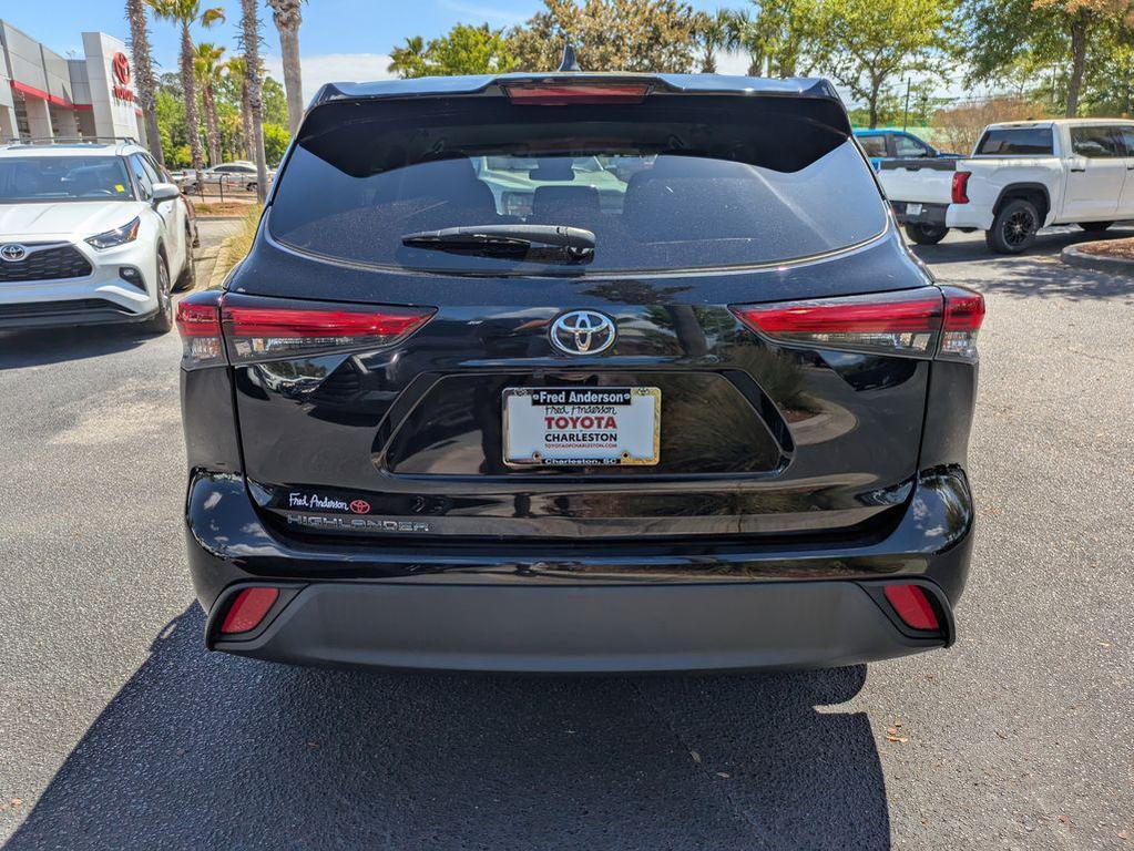 used 2023 Toyota Highlander car, priced at $35,291