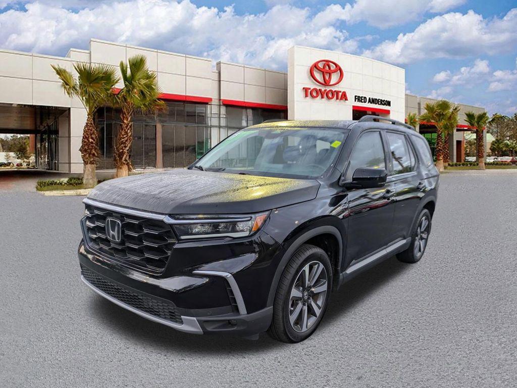 used 2025 Honda Pilot car, priced at $47,231