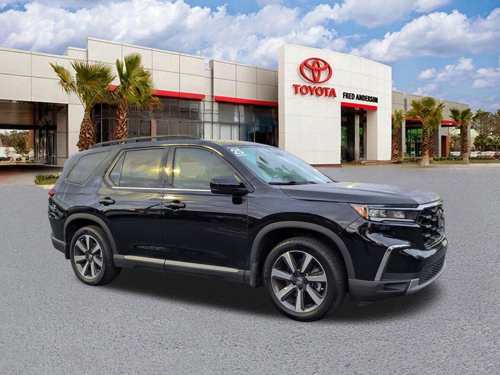used 2025 Honda Pilot car, priced at $47,231
