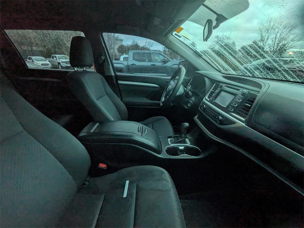 used 2015 Toyota Highlander car, priced at $10,191