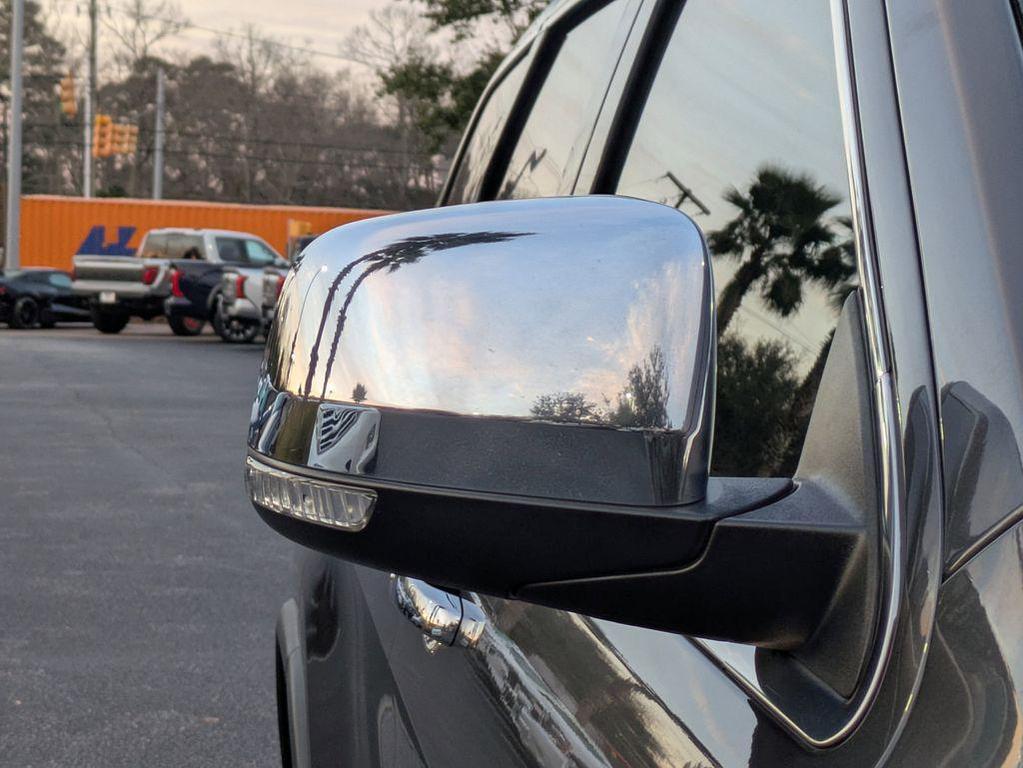 used 2018 Jeep Grand Cherokee car, priced at $13,591