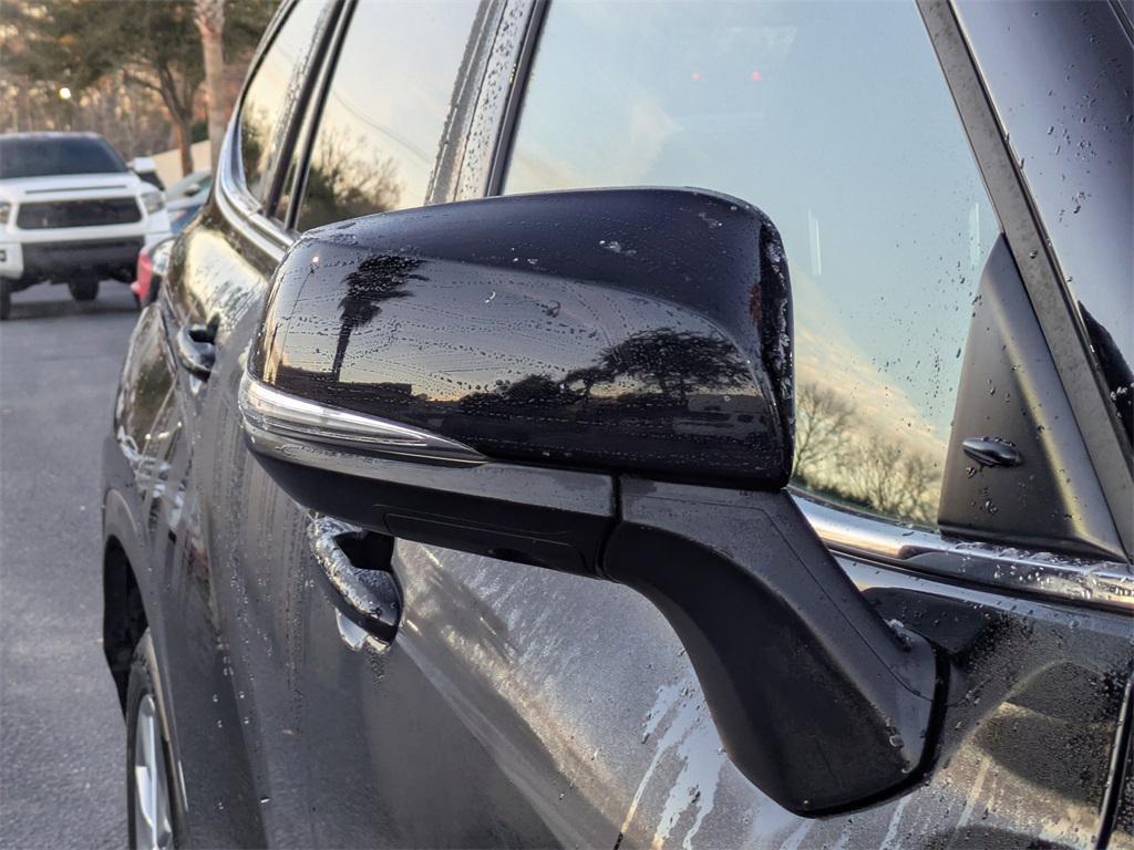 used 2023 Toyota Highlander car, priced at $36,791