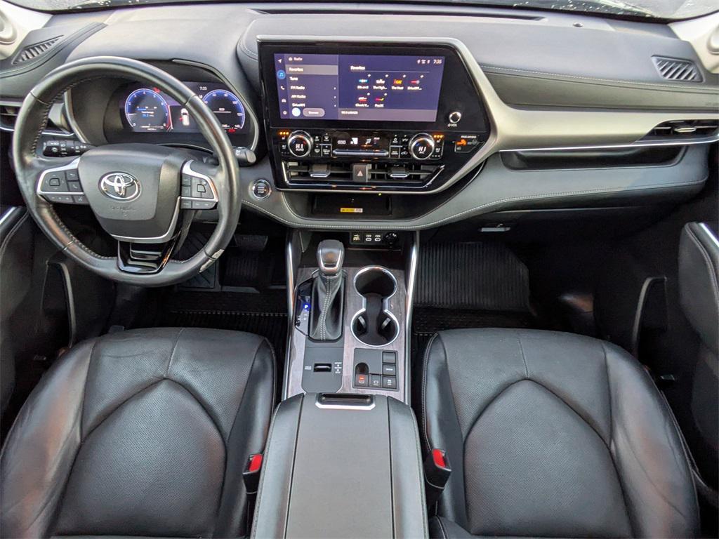 used 2023 Toyota Highlander car, priced at $36,791