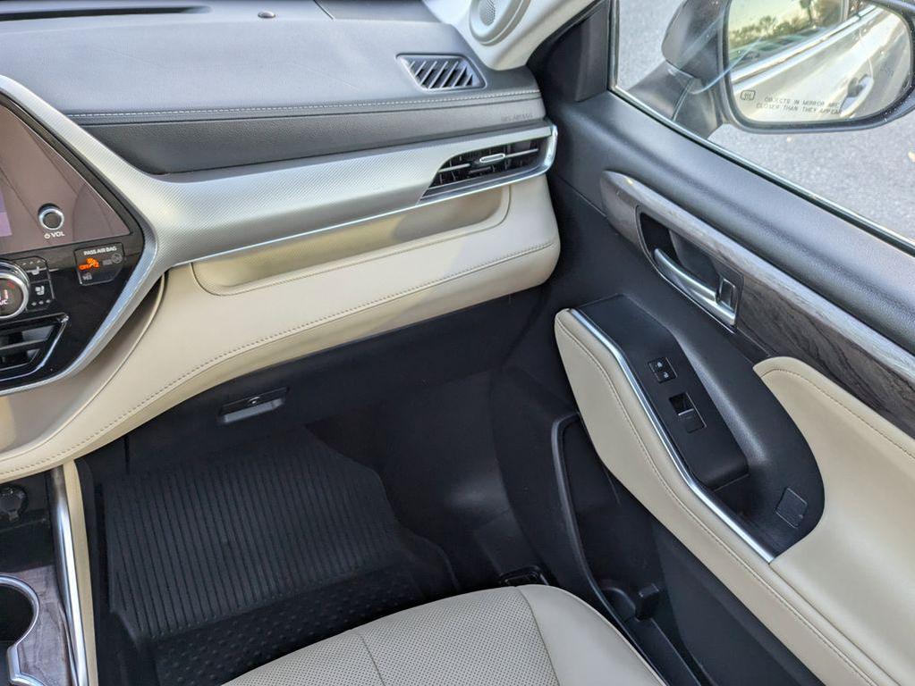 used 2024 Toyota Highlander car, priced at $46,691