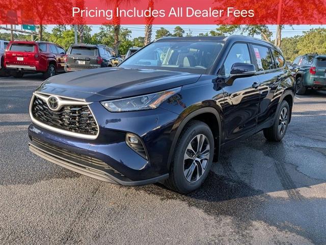 new 2026 Toyota Highlander car, priced at $51,390