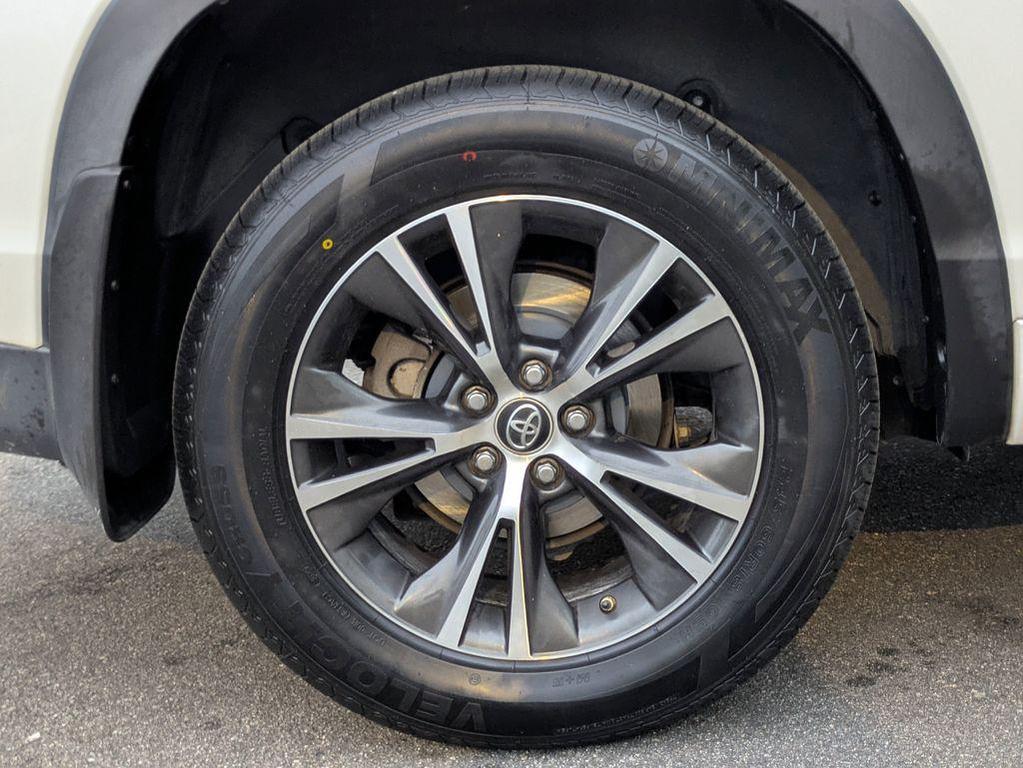 used 2018 Toyota Highlander car, priced at $17,491