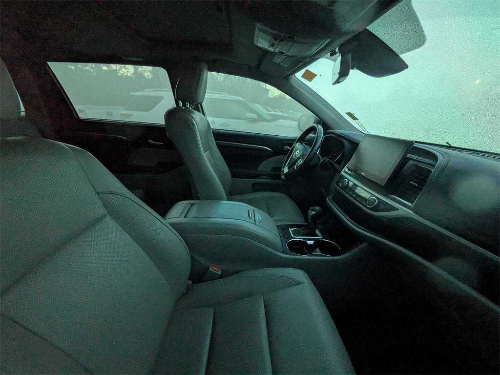 used 2018 Toyota Highlander car, priced at $26,291