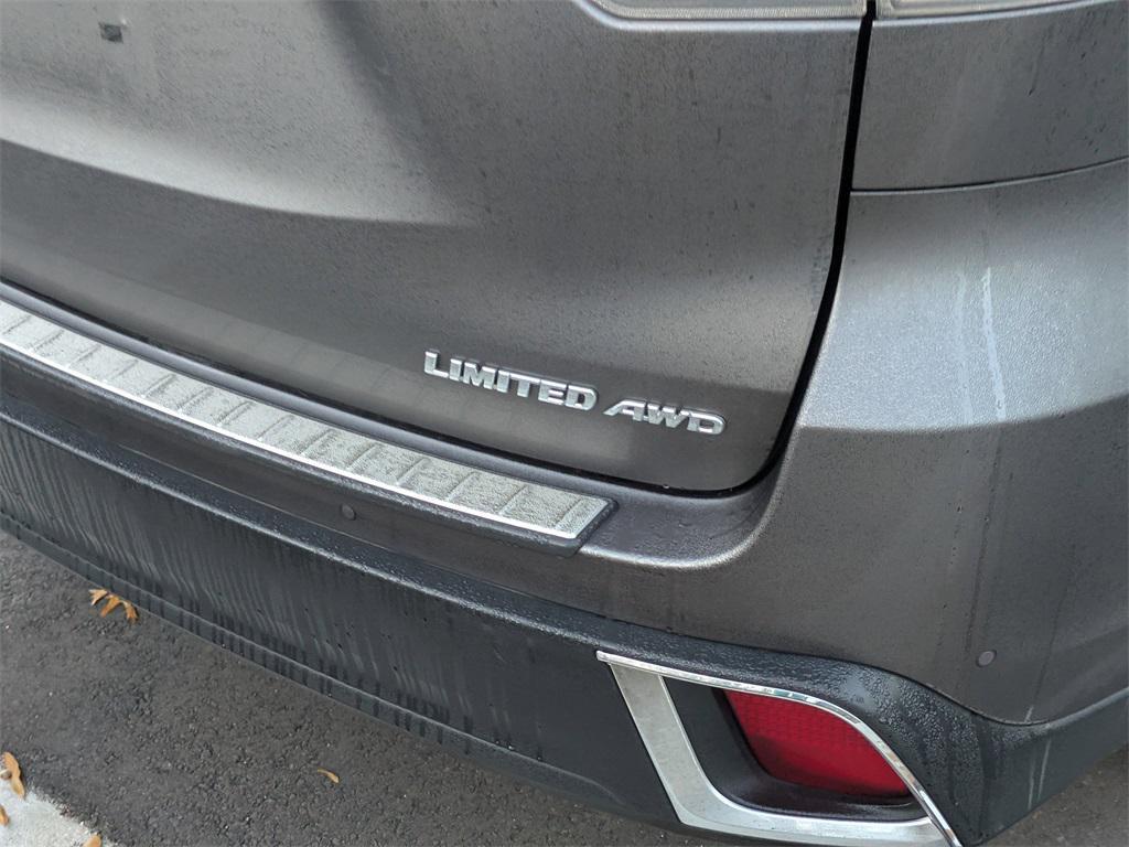 used 2018 Toyota Highlander car, priced at $26,291