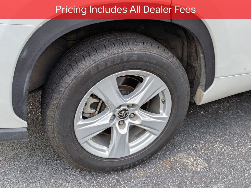 used 2022 Toyota Highlander car, priced at $26,331