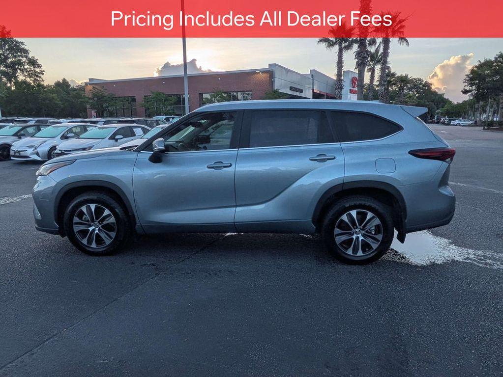 used 2024 Toyota Highlander car, priced at $43,671