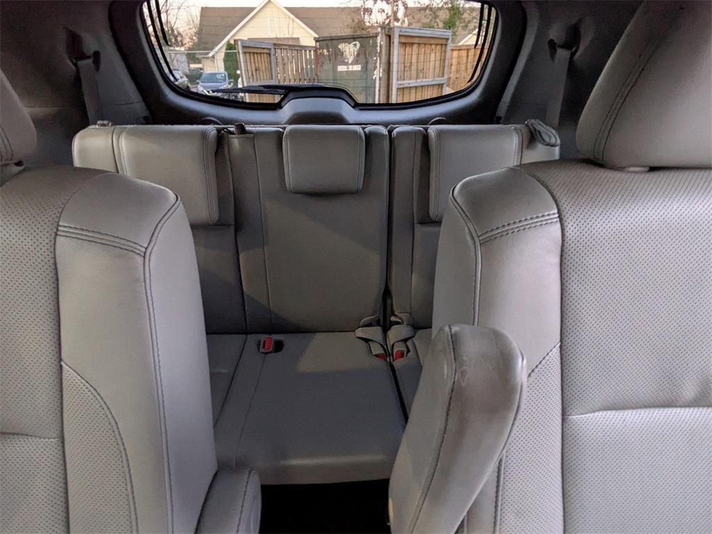 used 2015 Toyota Highlander car, priced at $17,991