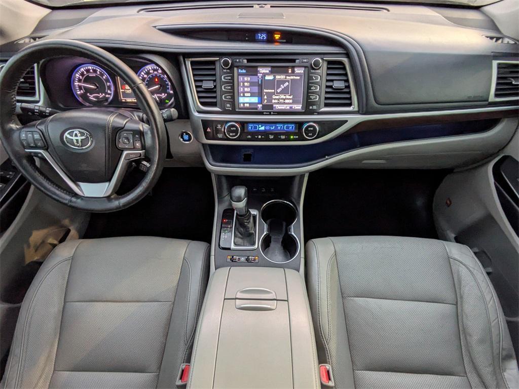 used 2015 Toyota Highlander car, priced at $17,991