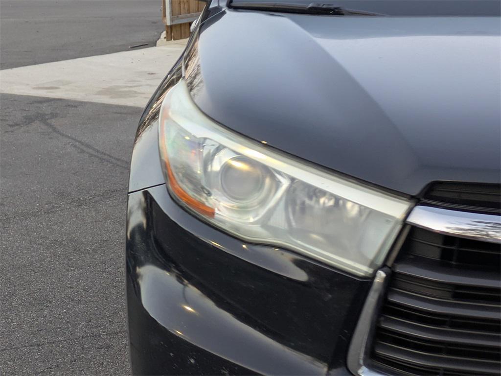 used 2015 Toyota Highlander car, priced at $17,991