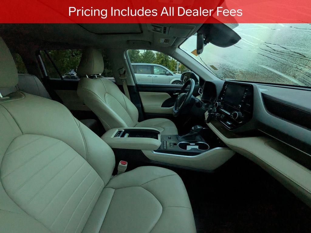used 2022 Toyota Highlander car, priced at $33,931