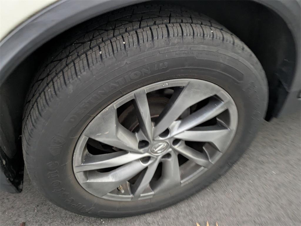 used 2015 Nissan Rogue car, priced at $15,291