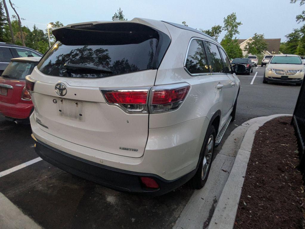 used 2015 Toyota Highlander car, priced at $17,231