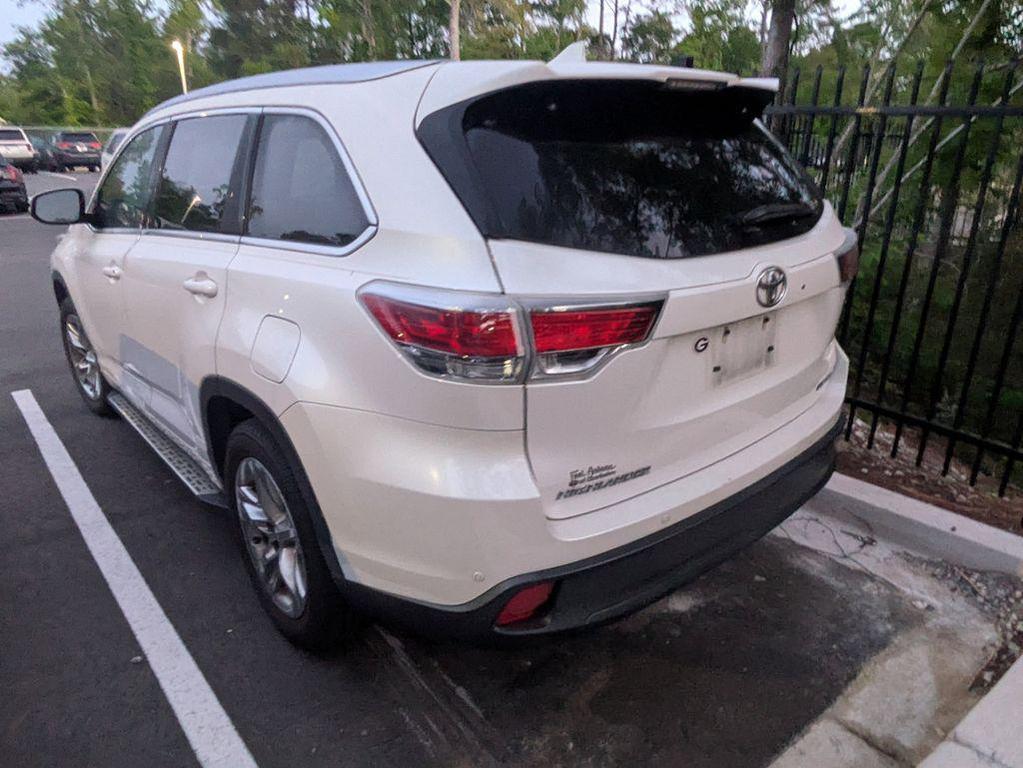 used 2015 Toyota Highlander car, priced at $17,231
