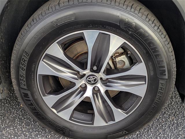 used 2022 Toyota Highlander car, priced at $30,691