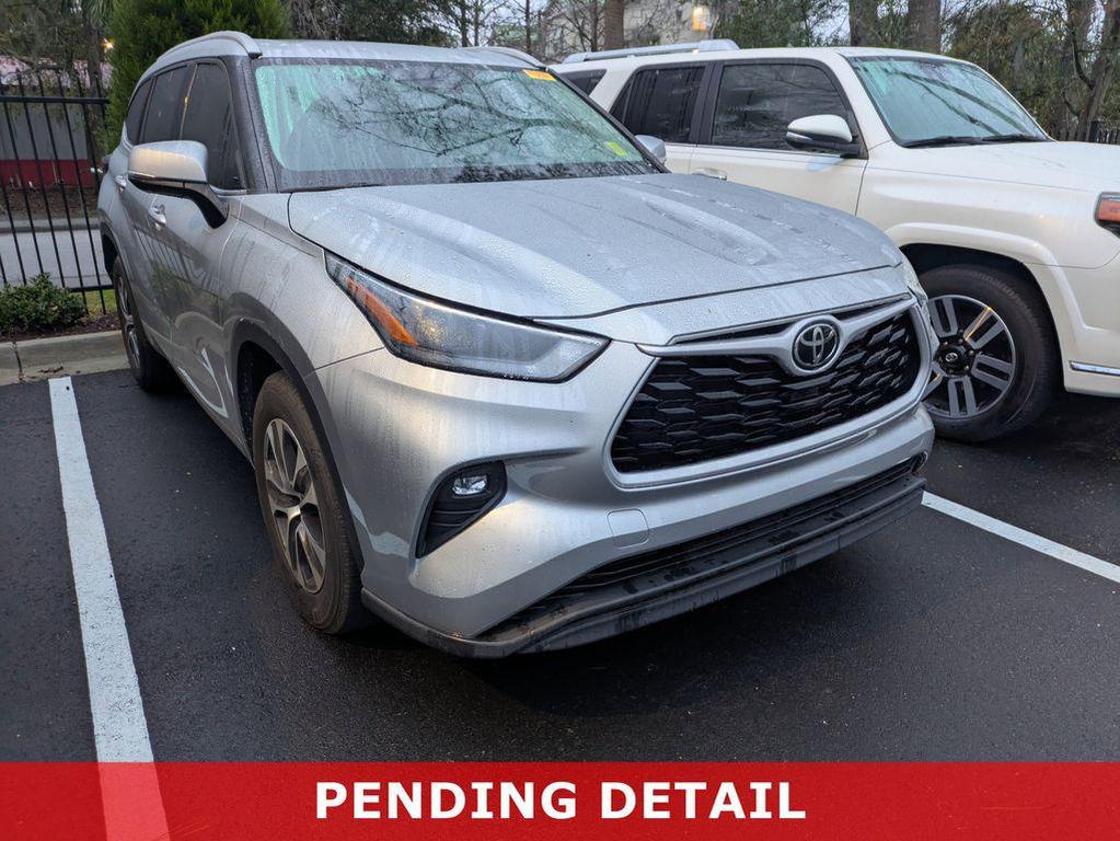 used 2022 Toyota Highlander car, priced at $30,691