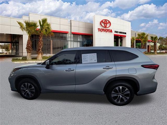 used 2022 Toyota Highlander car, priced at $30,691
