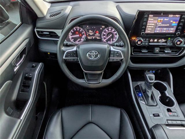 used 2022 Toyota Highlander car, priced at $30,691