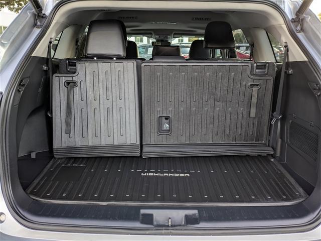 used 2022 Toyota Highlander car, priced at $30,691