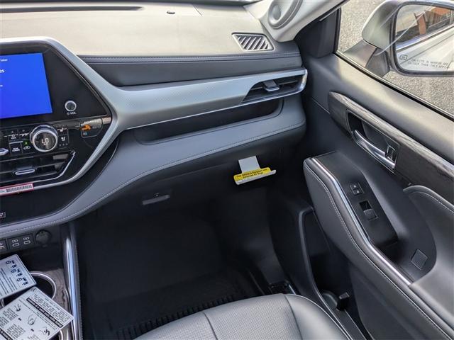 new 2026 Toyota Highlander car, priced at $56,726