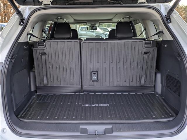 new 2026 Toyota Highlander car, priced at $56,726