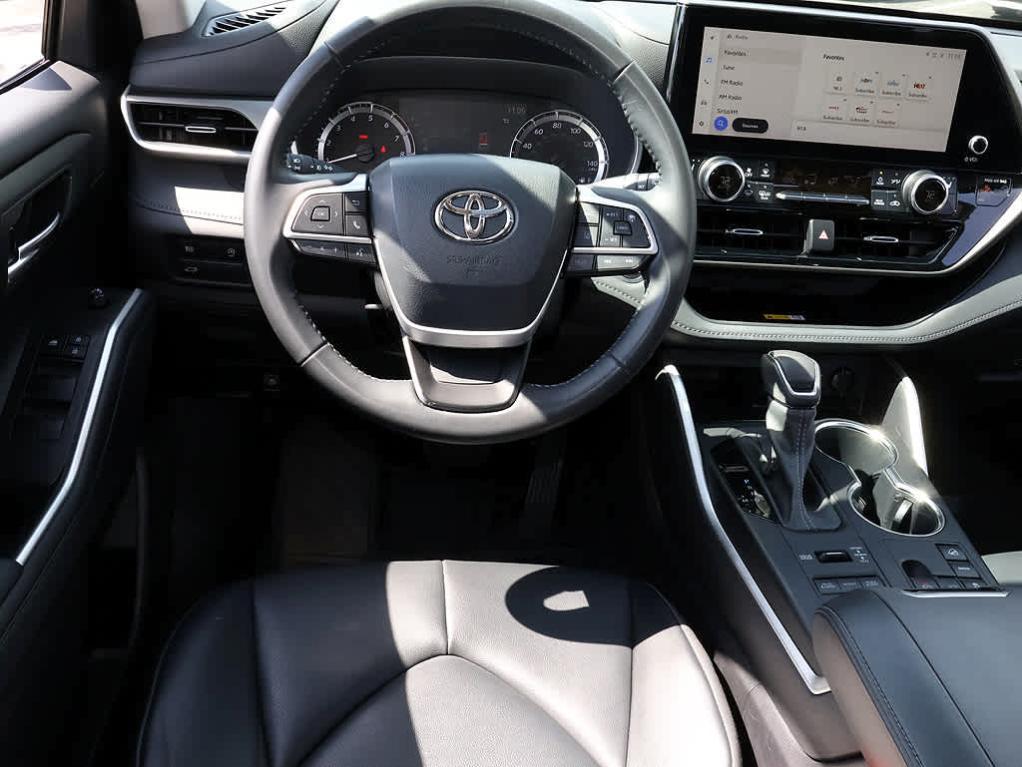 used 2023 Toyota Highlander car, priced at $36,450