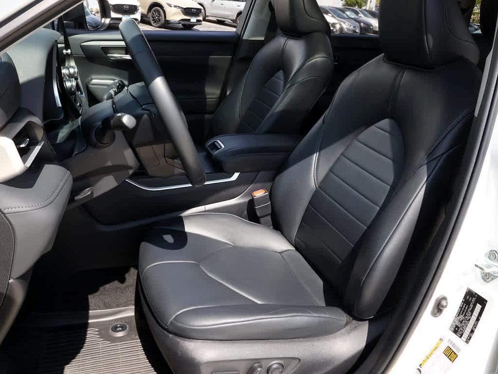 used 2023 Toyota Highlander car, priced at $36,450