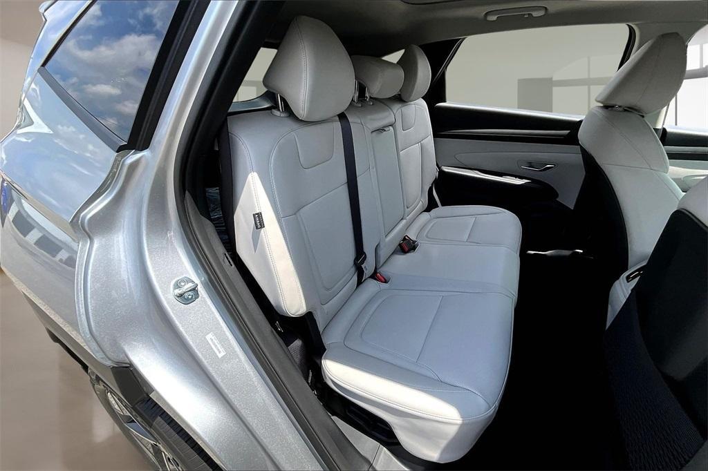 new 2025 Hyundai TUCSON Hybrid car, priced at $32,258