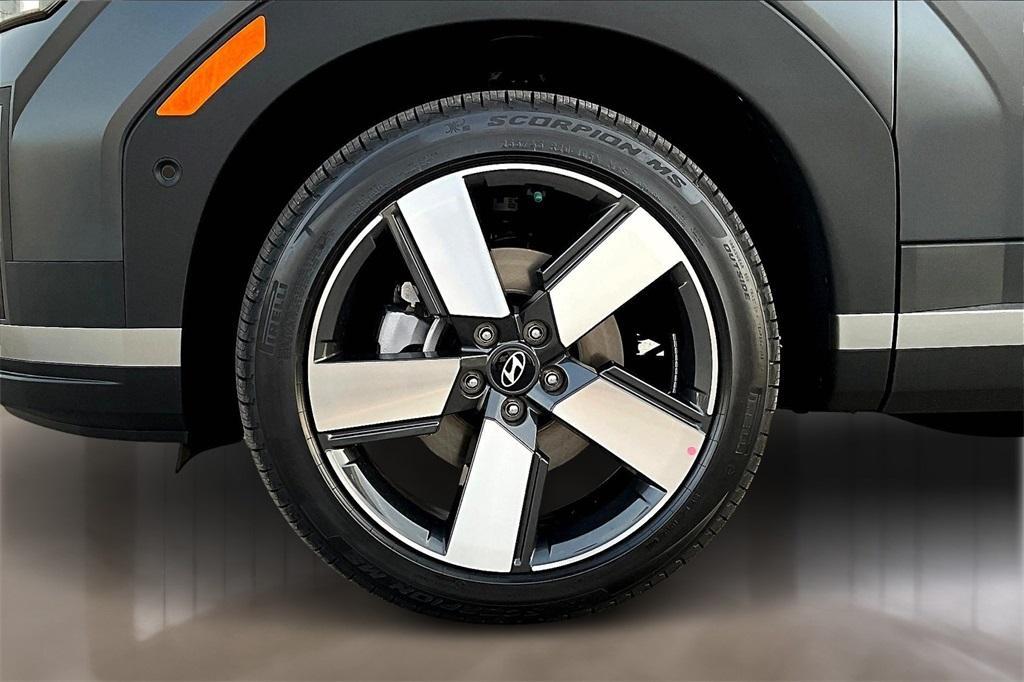 new 2025 Hyundai SANTA FE HEV car, priced at $42,000