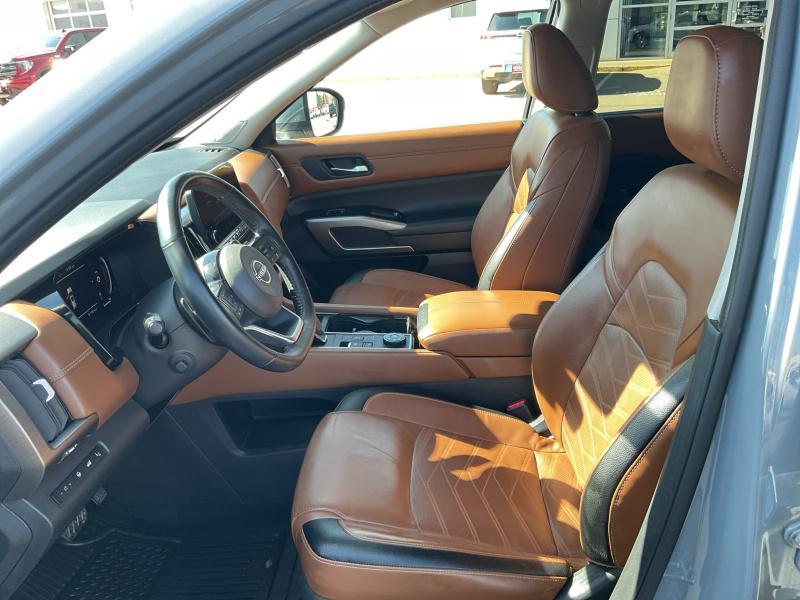 2023 Boulder Gray Pearl Nissan Pathfinder